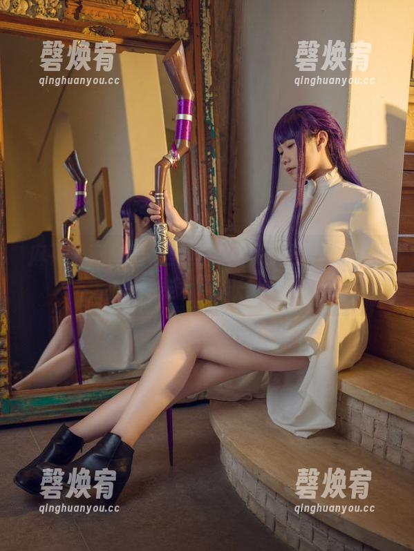 麻花麻花酱的裤里丝，高清美图，快看那条线多“修长”！